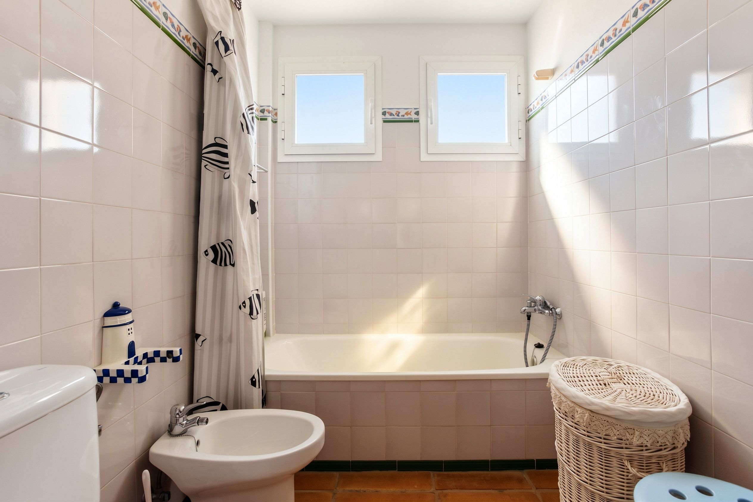 Bath tub