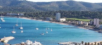 2 pieces: exceptional view over garden + terrace overlooking the sea and islands of gold