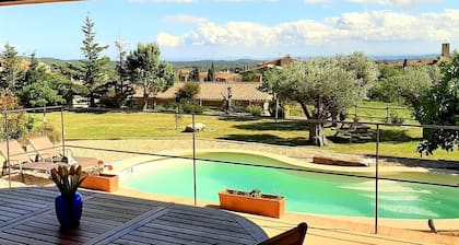 Casa de campo muy bonito renovado, amplio jardín, porche, barbacoa y piscina