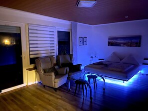 Iron/ironing board, travel cot, WiFi, bed sheets