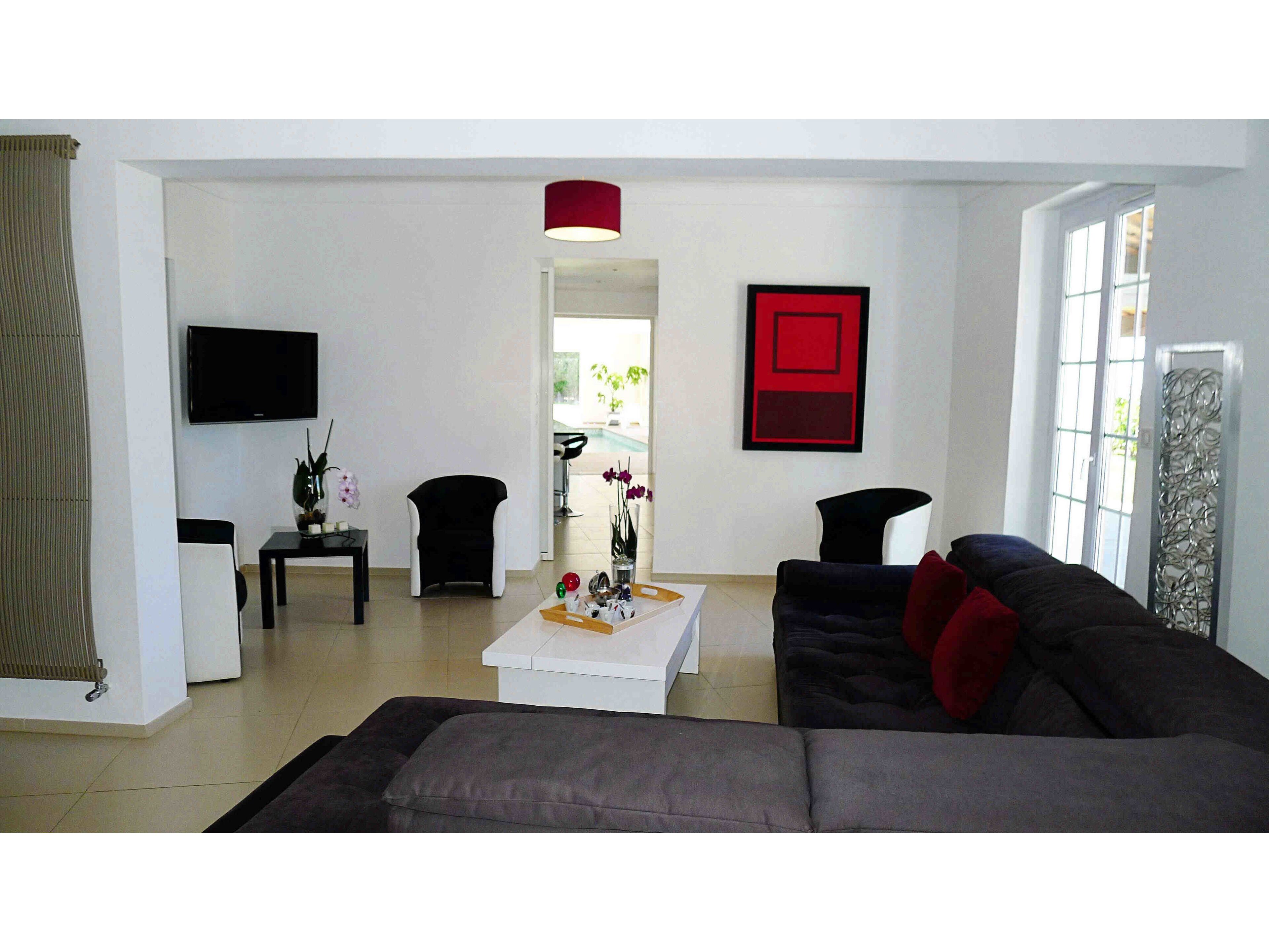 Cote d'Azur France villa in lush greenery