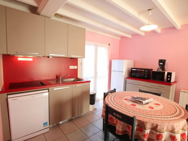 Refrigerador, microondas y lavavajillas 