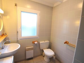 Unclassified image, 4 of 7, button