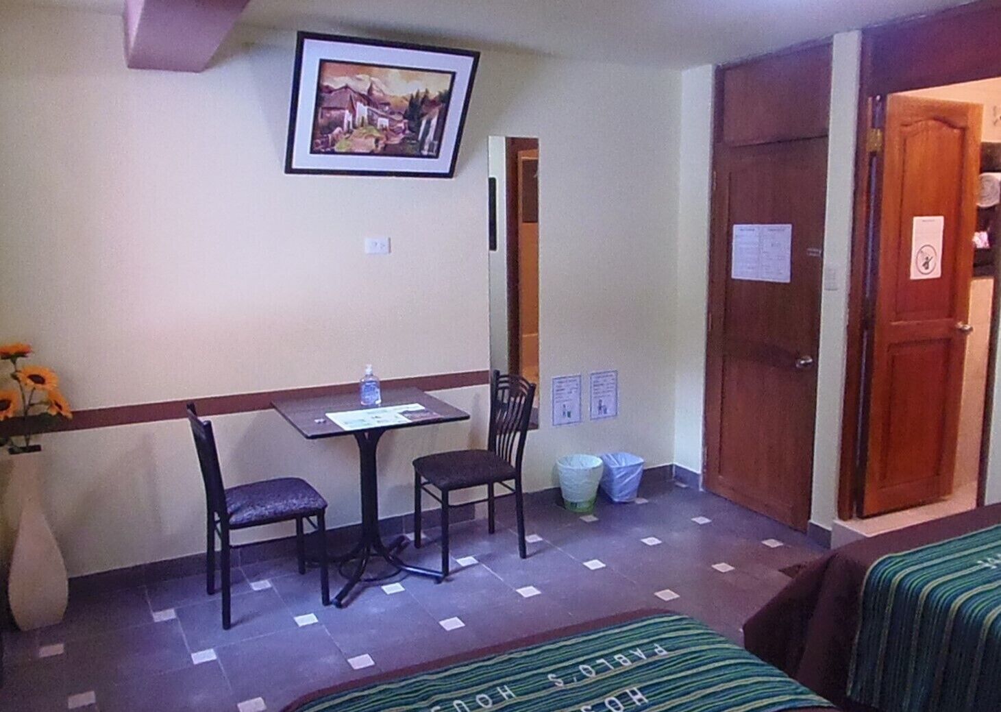 ห้องเบสิกดับเบิล, หลายเตียง, ปลอดบุหรี่ | 2 ห้องนอน, ผ้านวมขนเป็ด, Wi-Fi ฟรี, ผ้าปูที่นอน