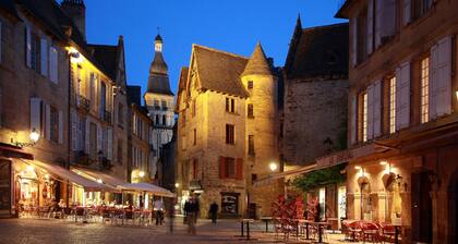 Maisonnette en pierre avec piscine  privée