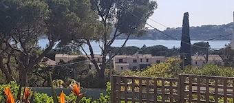 villa in Agay - Saint-Raphaël, two steps from the beach and shops, absolute calm