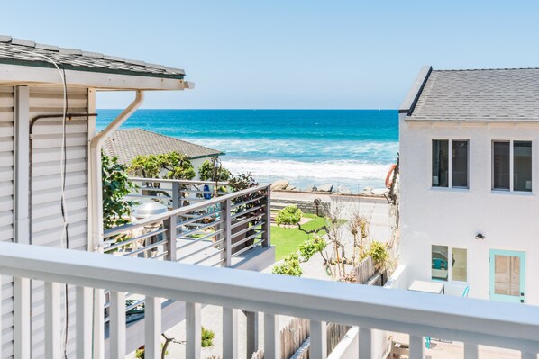 Talo, useita sänkyjä | Näkymä parvekkeelta