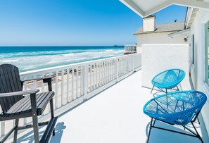 Casa, varias camas | Balcón