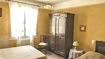 1 Schlafzimmer, Bügeleisen/Bügelbrett