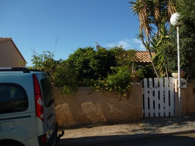 studio in quiet and sunny property near the sea.