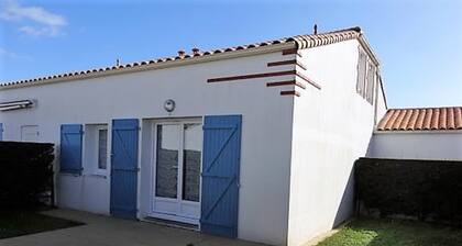 Charming Cottage with Private Pool in Vendee