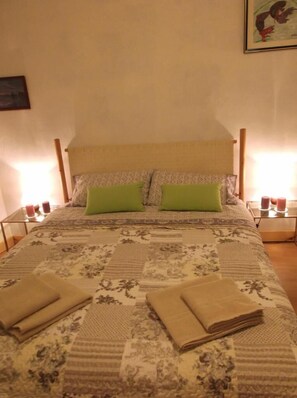 华丽双人房, 公共浴室 | 免费婴儿床、免费 WiFi、床单