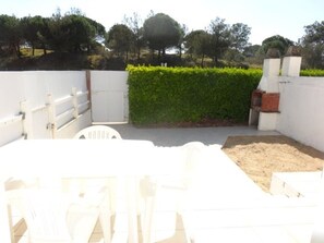 Outdoor dining - Sunny cottage, 100m to the beach, pets on request (La Faute-sur-Mer)