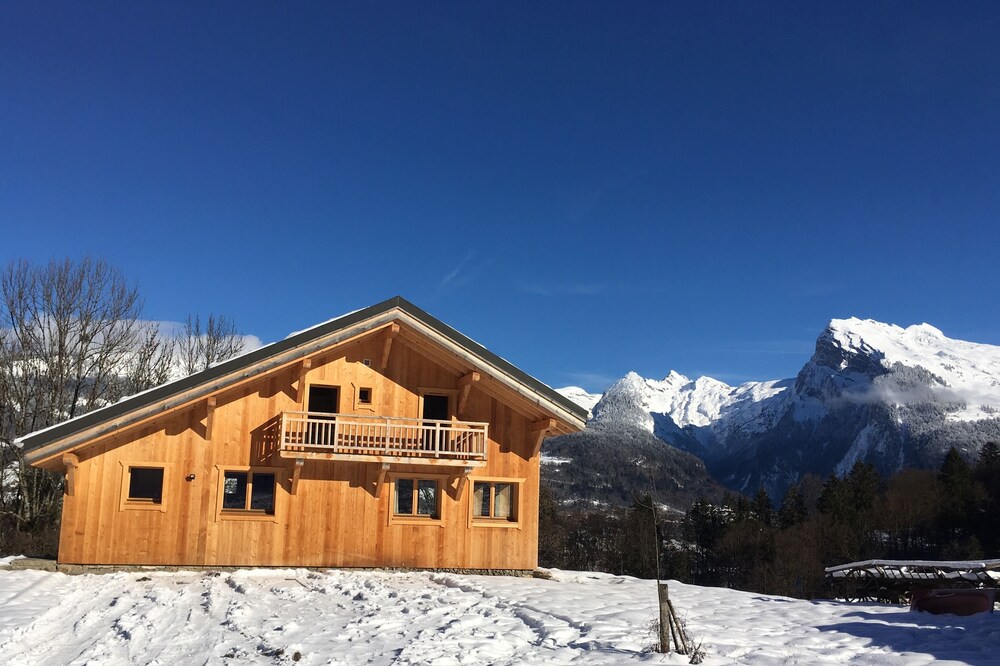Chalet bois"Le Mas devant", indépendant,Morillon,Grand Massif, 3 chambres, sauna