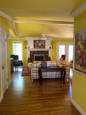 Smart TV, fireplace, DVD player, books