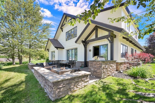 Your Luxury Mountain Adventure Home
