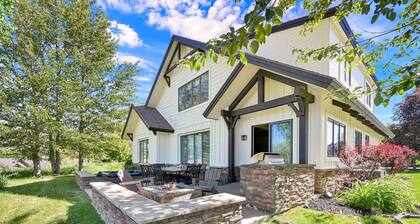 Your Luxury Mountain Adventure Home