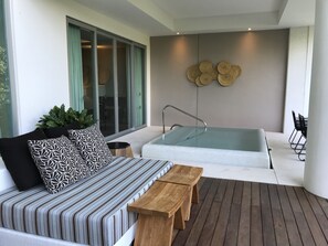Bañera de hidromasaje interior