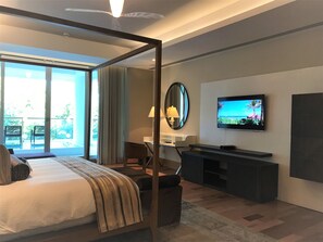 3 bedrooms, in-room safe, iron/ironing board, WiFi