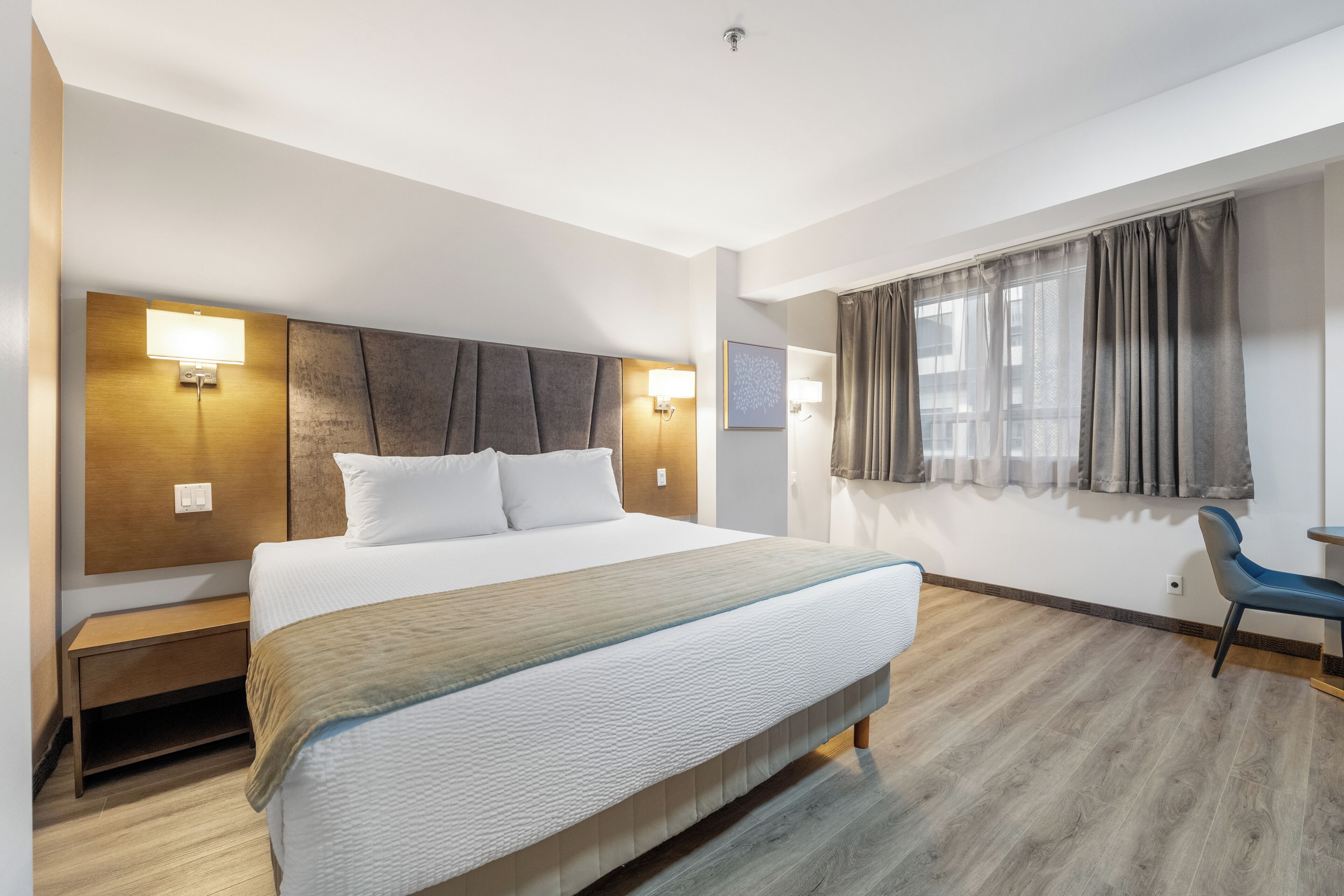 Suite, 1 King Bed with Sofa bed, Accessible, Non Smoking (Efficiency, 2 person sofabed)