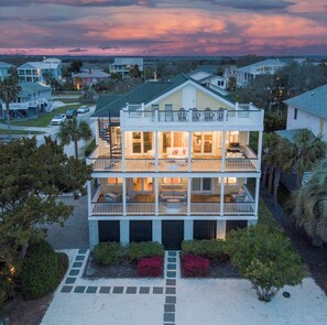 Exterior - ☀️'Sunrise Manor' ~ Putting Green ⛳~ Pool/hot tub, Elevator, Ocean Views (Isle of Palms)