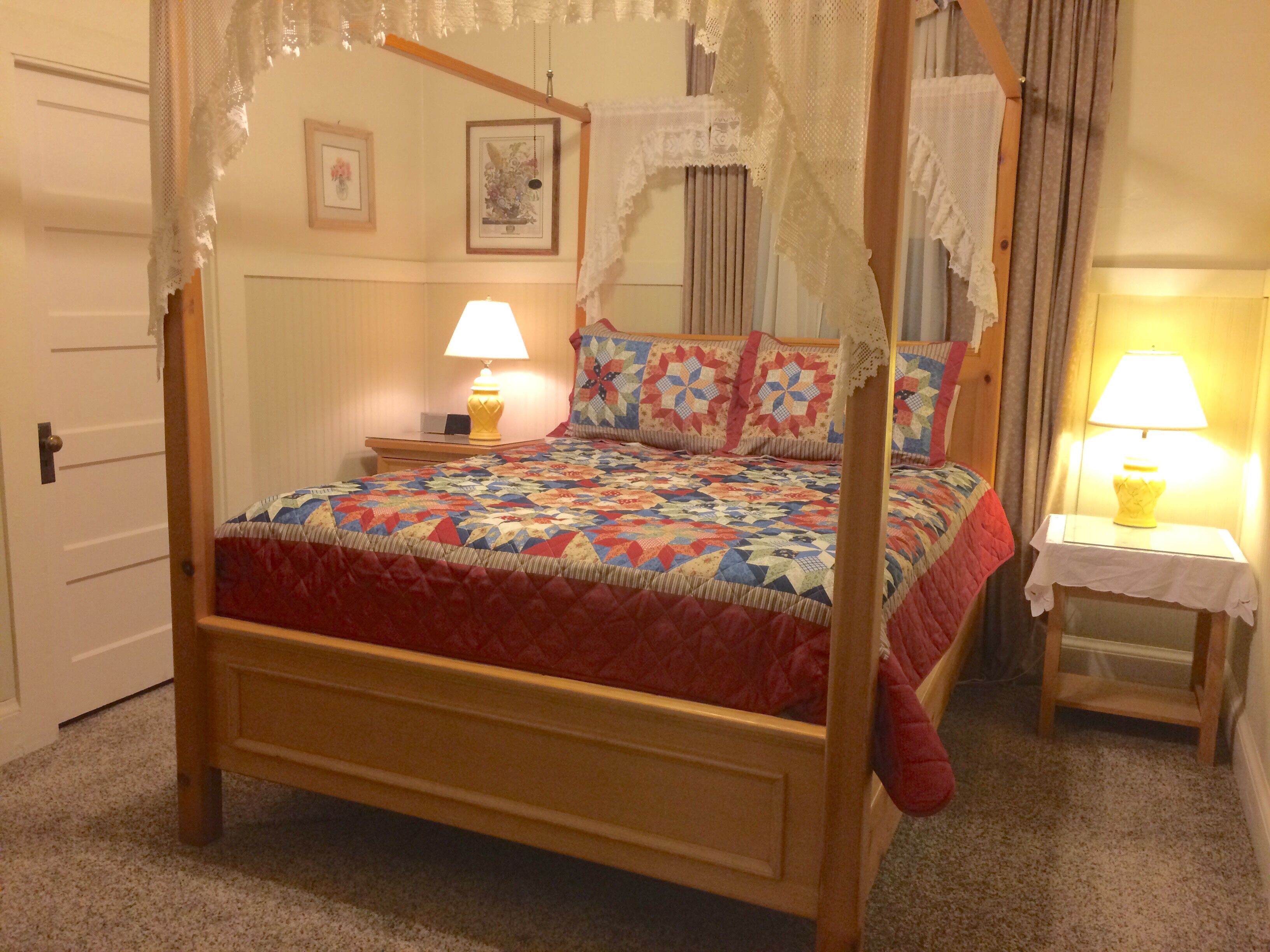 Welcome to Granite Creek Cottage! The perfect getaway. 2 Blocks from Square