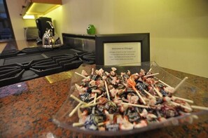 Coffee and/or coffee maker - Magic Factory Loft 3East 4 Bd/4 Ba Families Groups (Chicago)