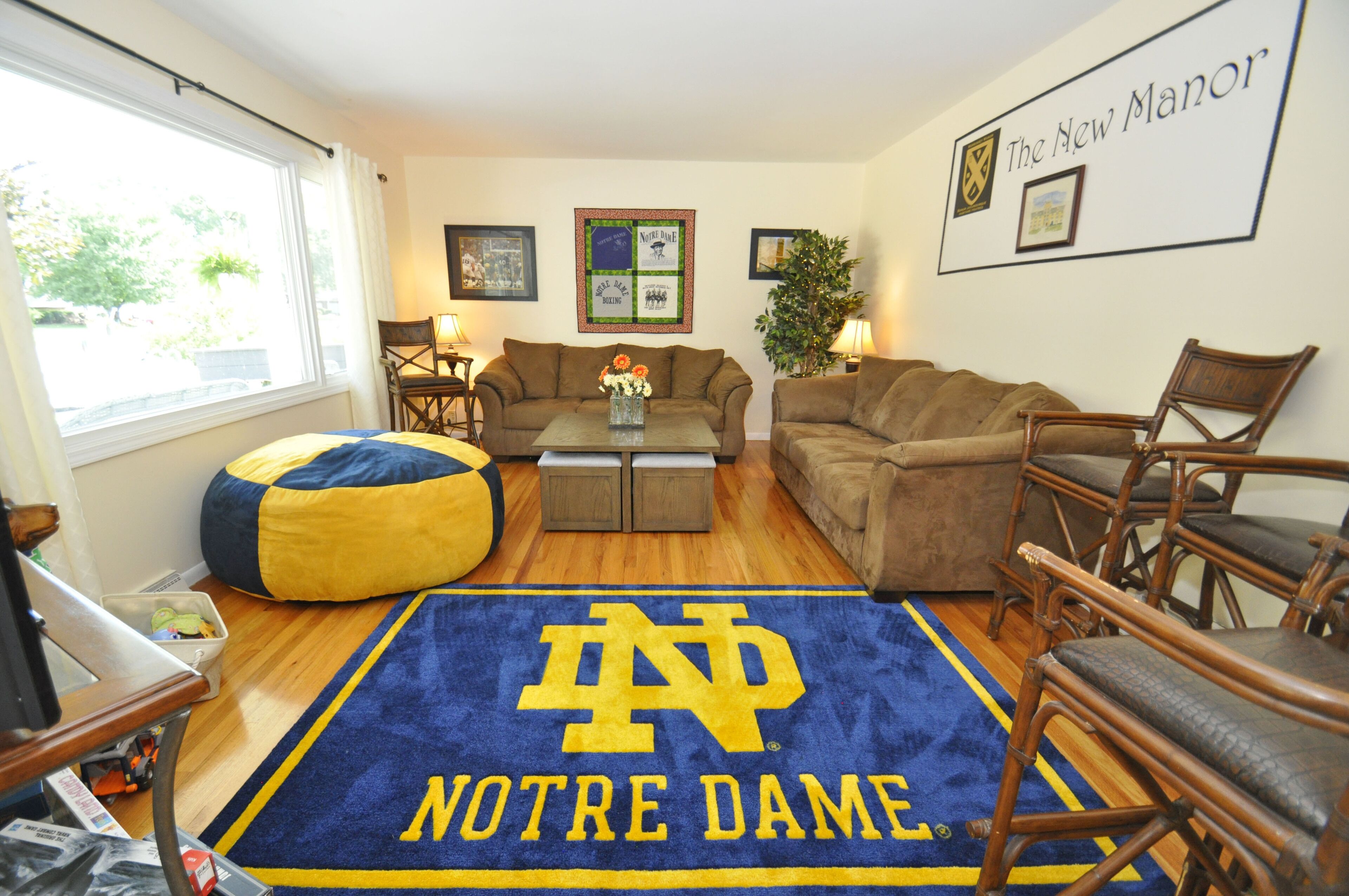 The New Manor, a Notre Dame themed room rental