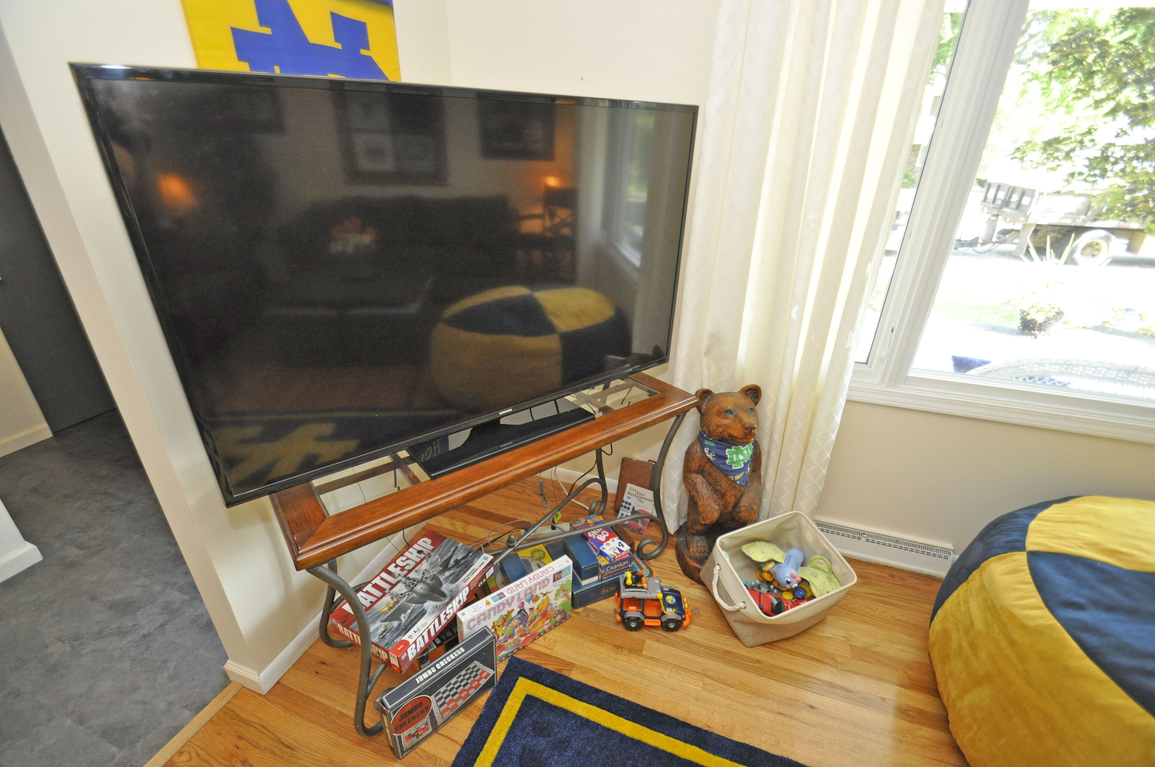 The New Manor, a Notre Dame themed room rental