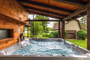 Outdoor spa tub