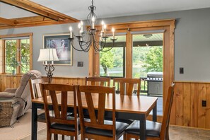 Dining - Avalon Villa-Panoramic Lake Views-Hot Tub-Game Room-Kayaks-Canoes-Bikes-Play Grd (Logan)