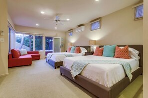 6 Schlafzimmer, Betten mit Memory-Foam-Matratzen, Schreibtisch