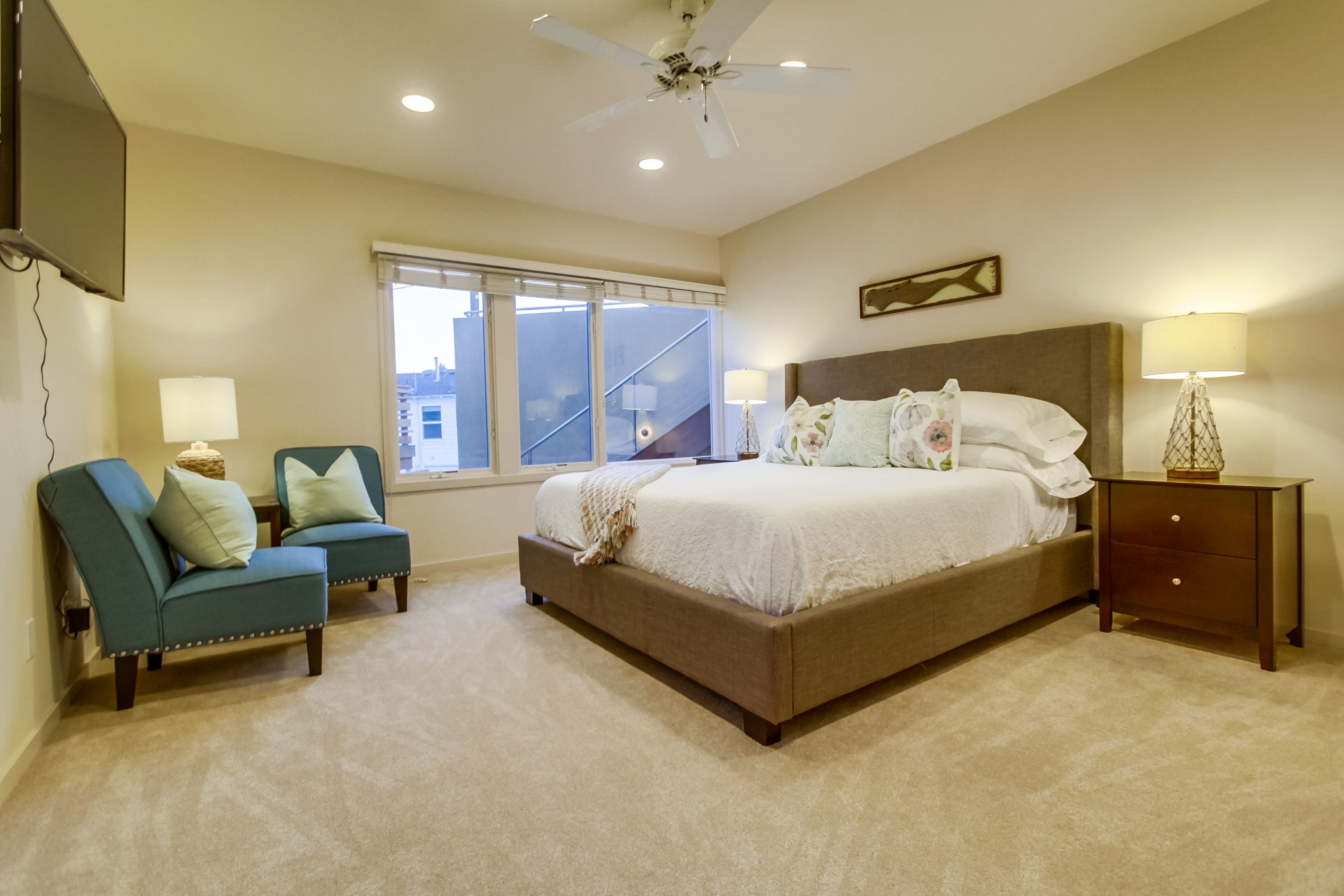 Exquisite Modern Beachouse - Best Location at Moonlight Beach!