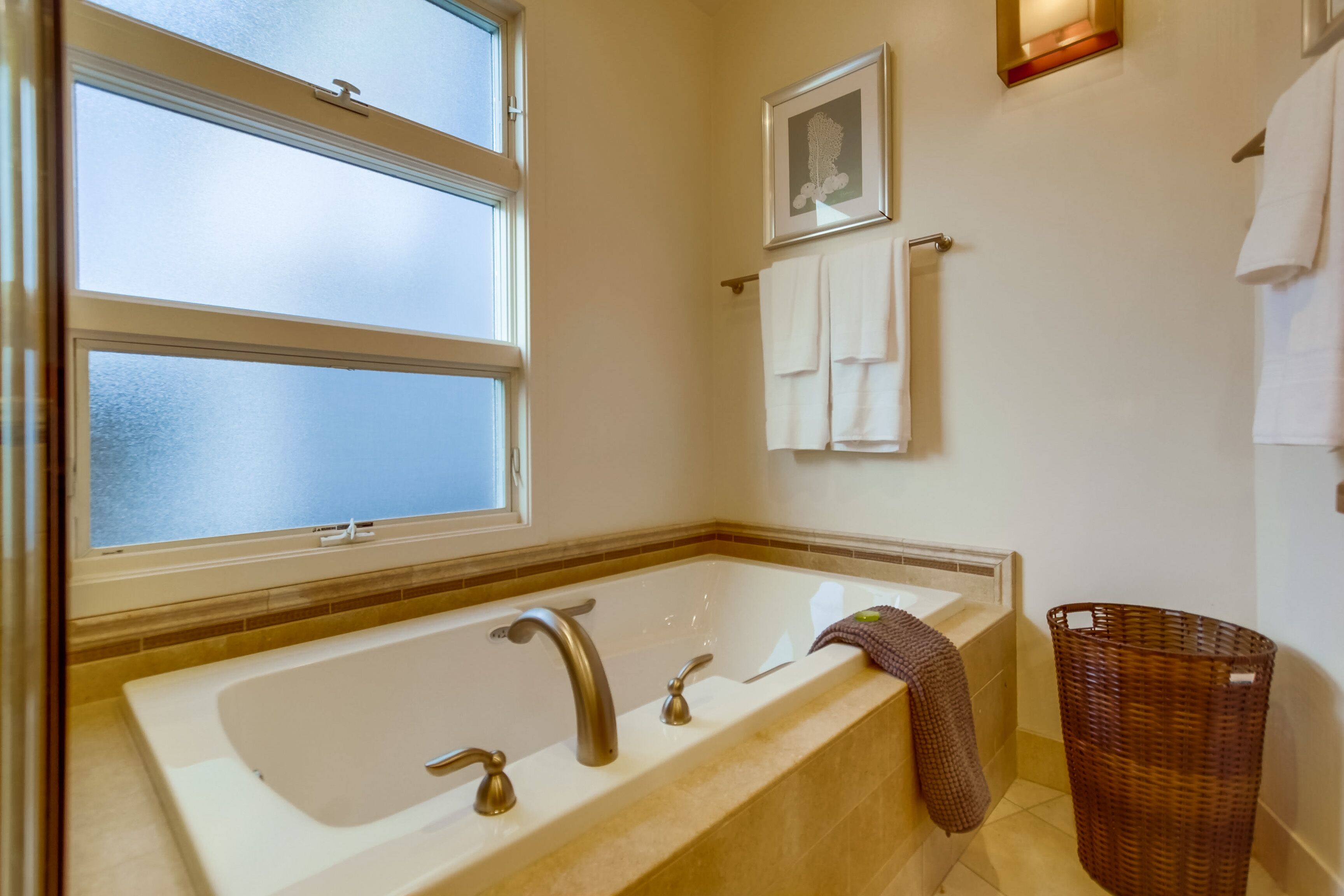 Exquisite Modern Beachouse - Best Location at Moonlight Beach!