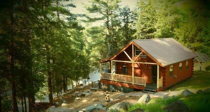 Adirondack / Oswegatchie Cabina frente al río