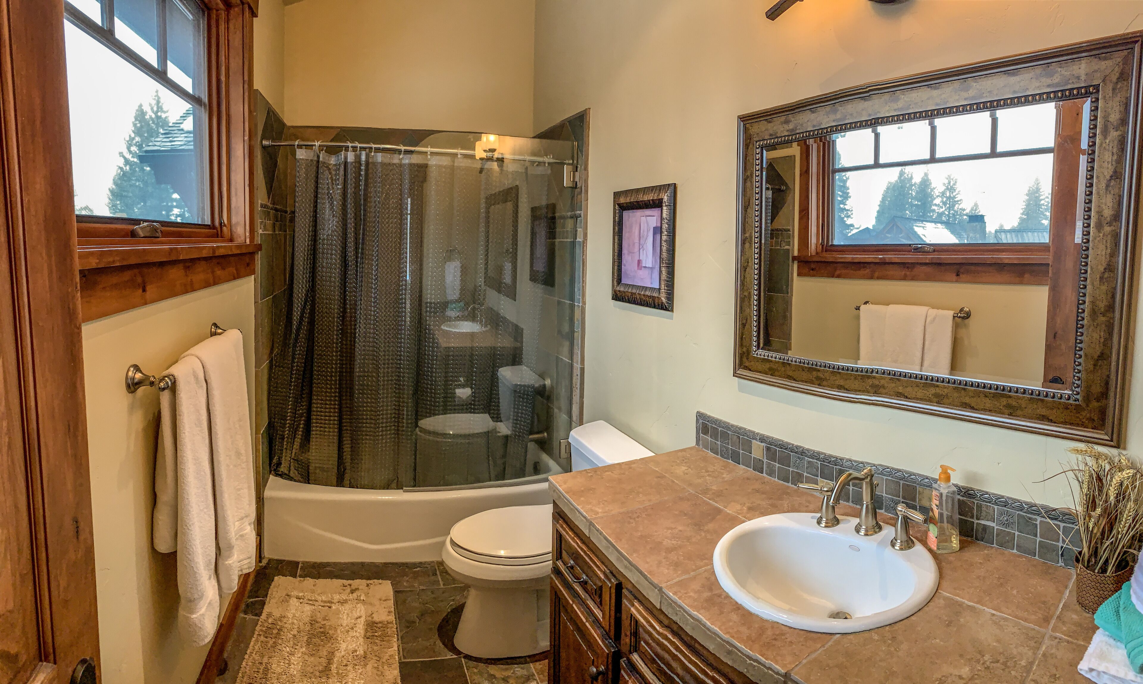 upstairs Queen bathroom 