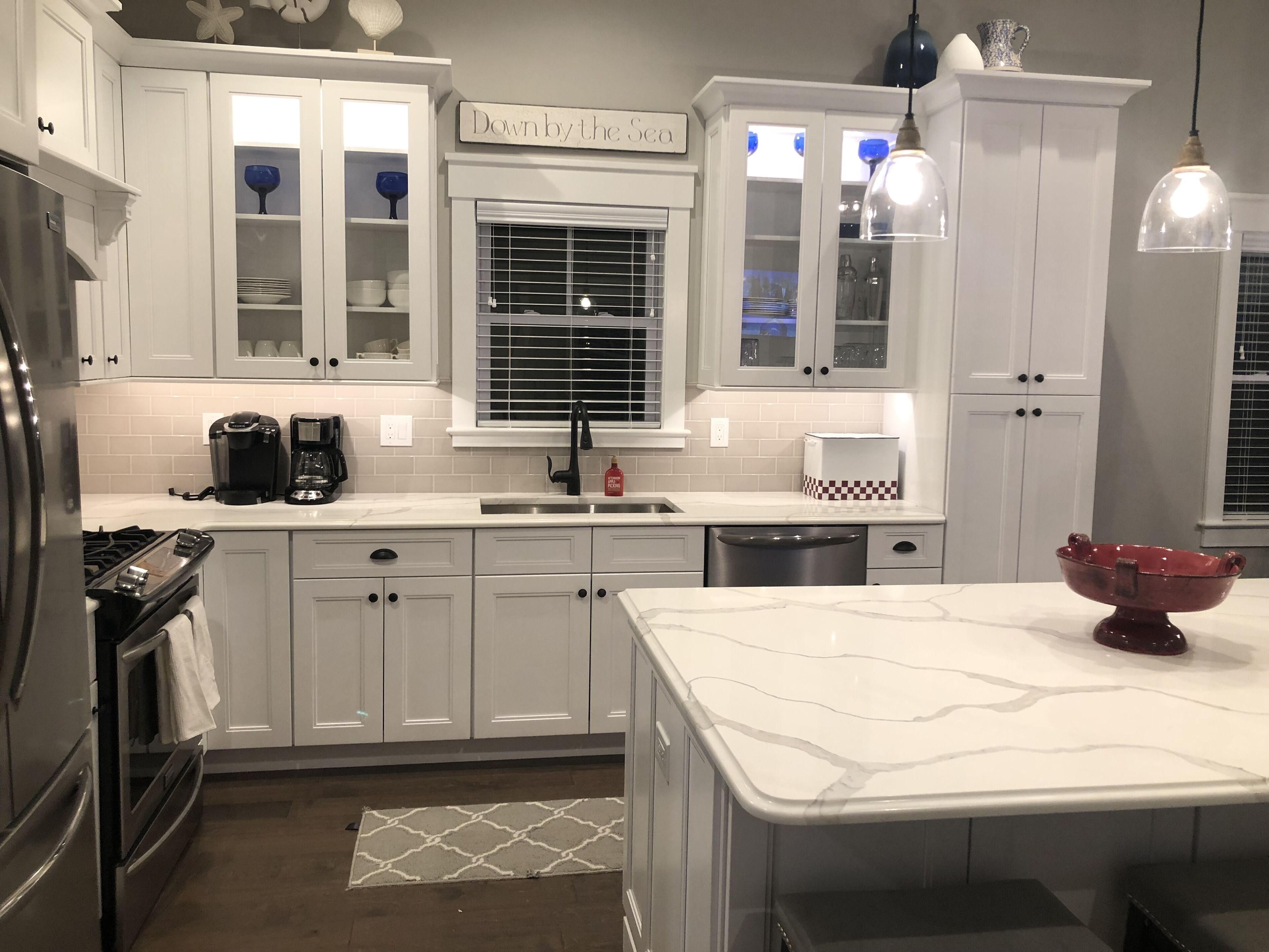 BRAND NEW 2019 BEAUTIFUL UPSCALE 4br/2BATH TOP FLOOR PRIVATE ELEVATOR-NO STEPS