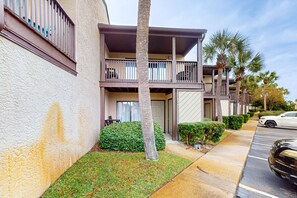 Exterior - Resort condo with balcony, pools, hot tub & gym - near beach (Panama City Beach)