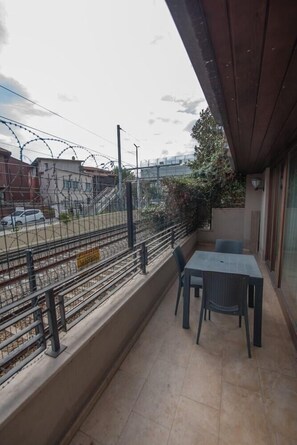 Outdoor dining - SUR Hotel Sultanahmet (ISTANBUL)