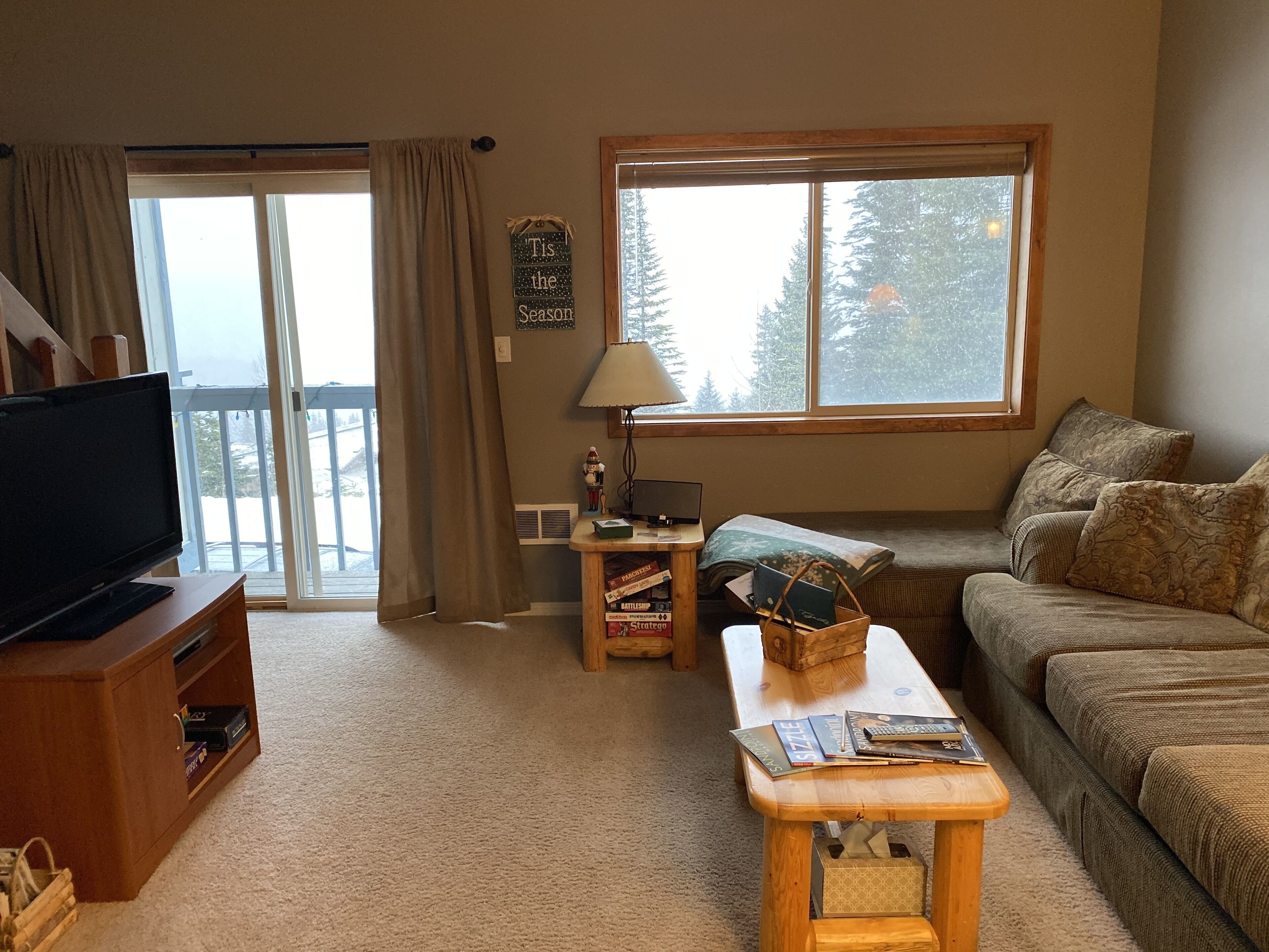 Schweitzer Mountain True Ski in Ski Out Condo