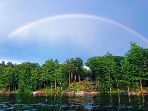 Dockside Manor-Family & Pet friendly- Private Dock, Gameroom, Firepit & Hot Tub