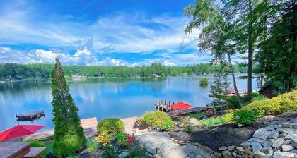 Dockside Manor-Family & Pet friendly- Private Dock, Gameroom, Firepit & Hot Tub