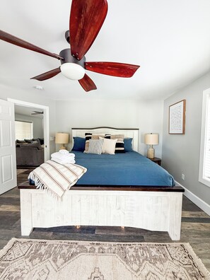 6 bedrooms, iron/ironing board, free WiFi, bed sheets