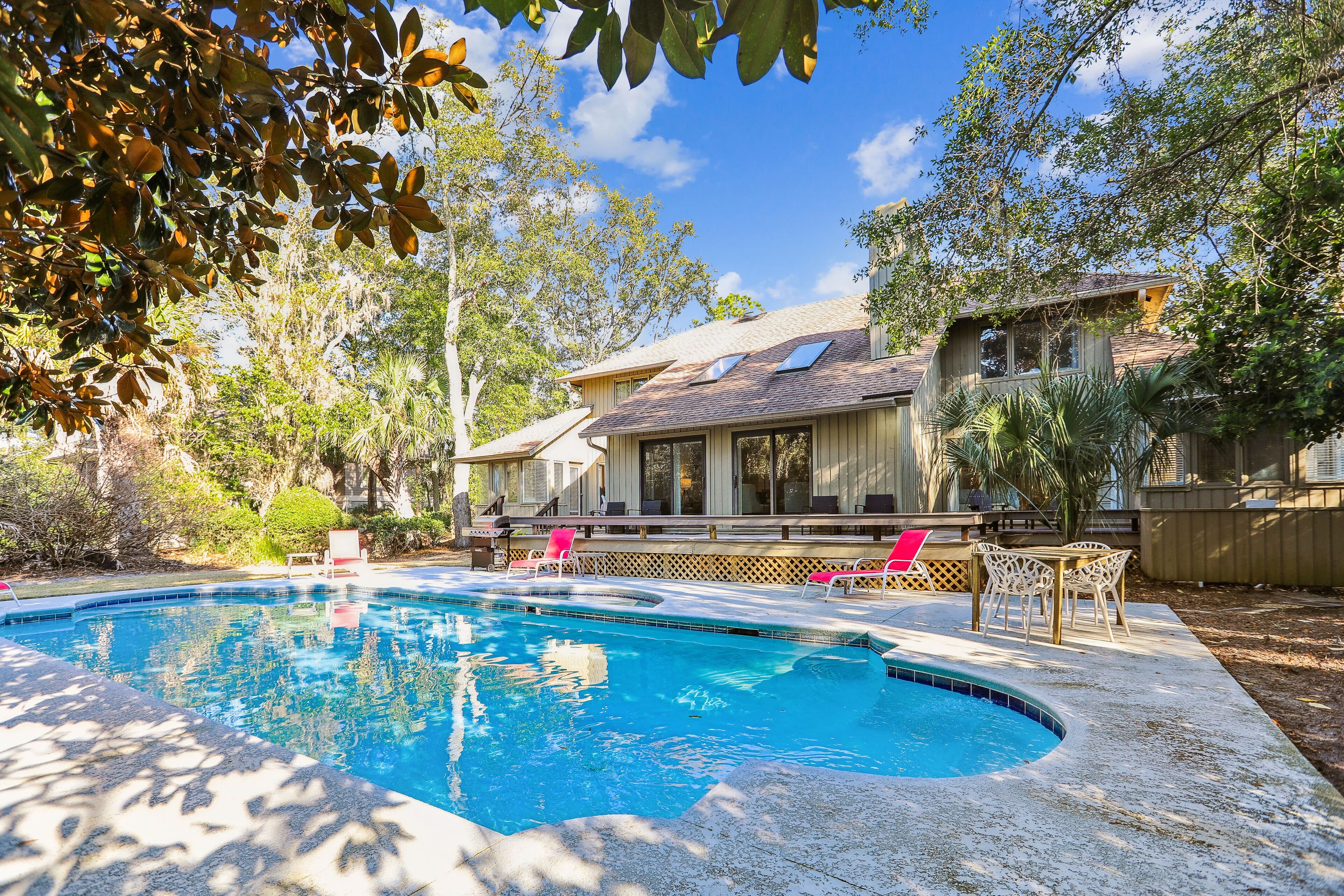 Et oppvarmet basseng