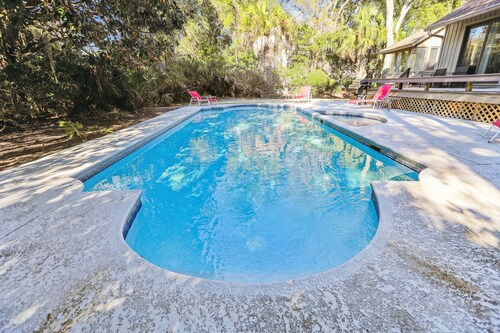 2. rivi, suuri uima-allas, lähellä rantaa, kausittainen rantakuljetus!