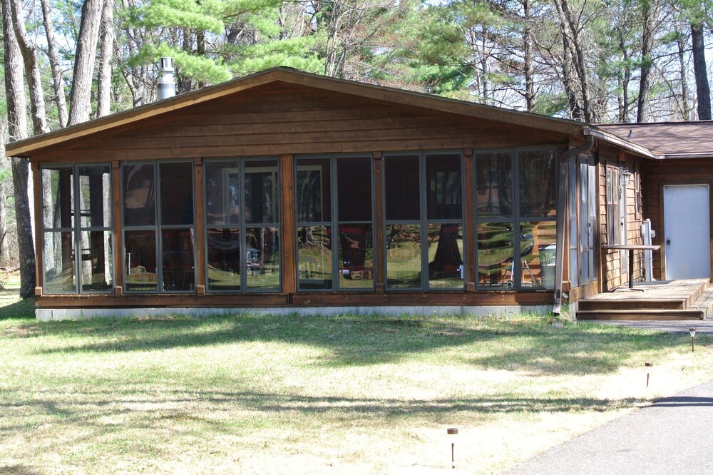 Northwoods Retreat For All Seasons