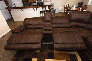 Fernseher, Kamin, Videospiele, DVD-Player