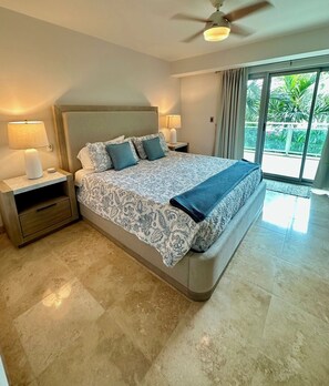 2 soveværelser, pengeskab på værelset, strygejern/strygebræt