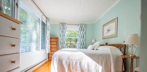 4 bedrooms, WiFi, bed sheets