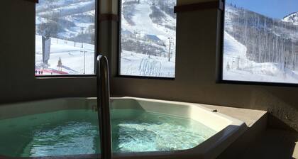 TRUE Ski- ~ In / Ski-Out PARK CITY VACATION CONDO, jossa on näköala! Kesä - 139 dollaria